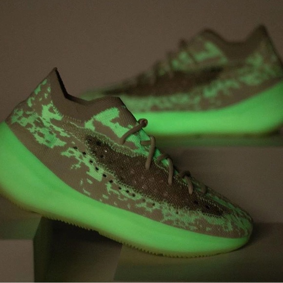 yeezy alien glow in the dark